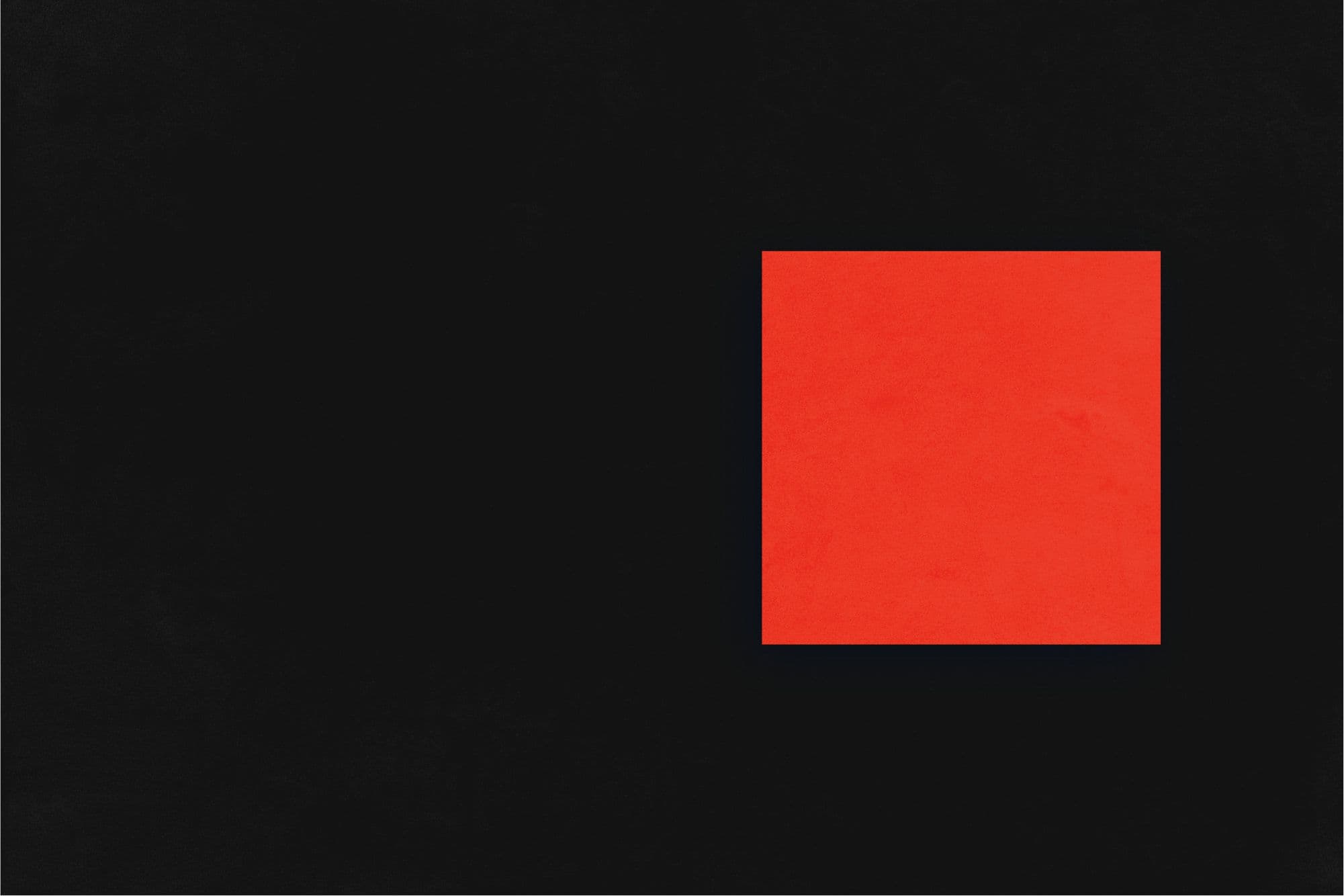 Ein Bild mit der Farbkombination Tiefschwarze Nacht und Intensives Feuerrot