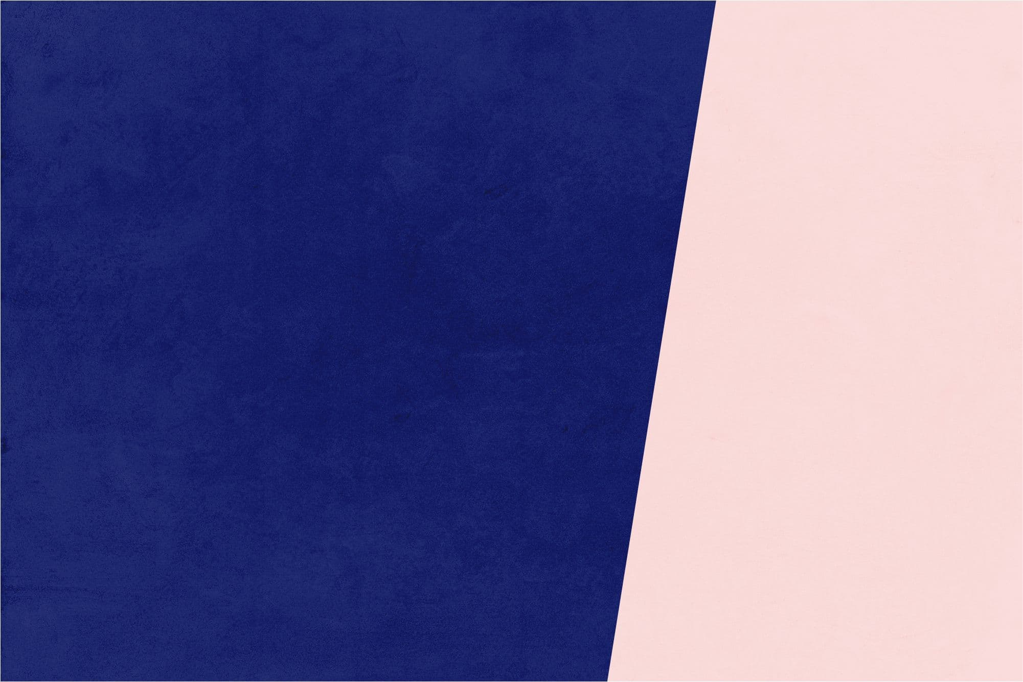 Ein Bild mit der Farbkombination Dunkles Marineblau und Zartes Pfirsichrosa